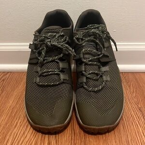 Lightly worn men’s Merrell size 10 barefoot shoes.